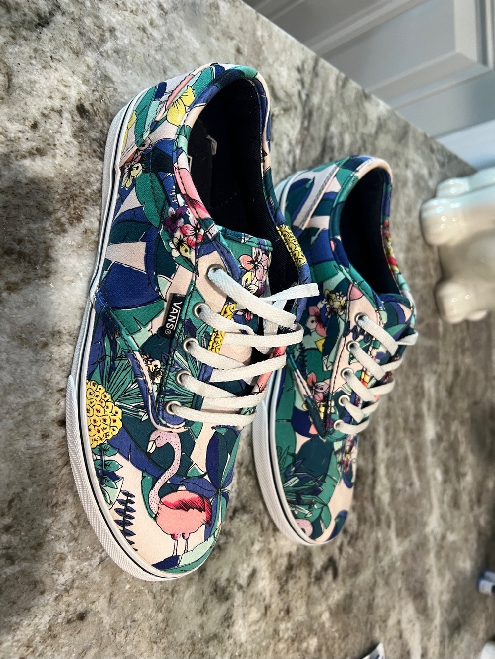 Vans Women’s Tropical Floral & Flamingo shoes - Picture 2 of 7